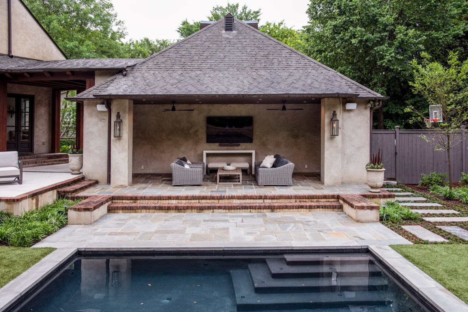 Luxurious Outdoor Retreat in  Historic Brookhaven